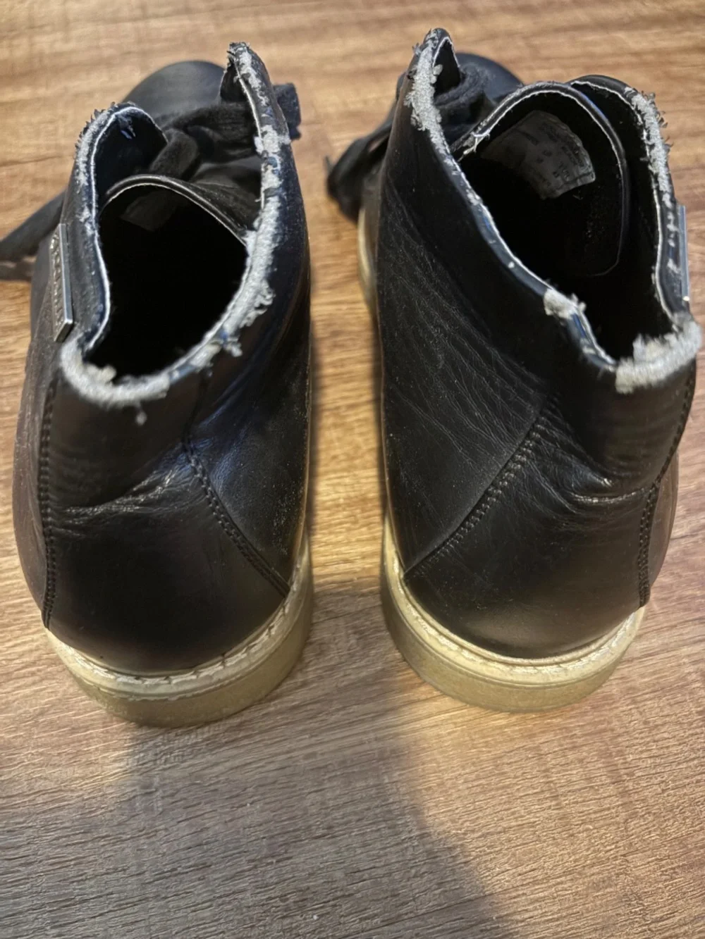 Men Black Rocawear (Used) Size 10